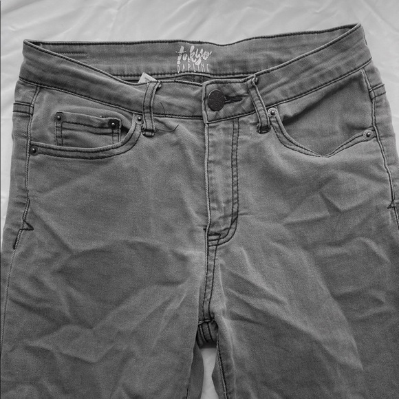 ripped jeans - Picture 2 of 2